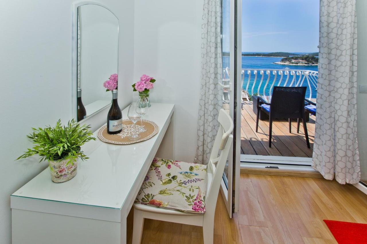 Rooms Carpe Diem Hvar ฮวาร์ ภายนอก รูปภาพ