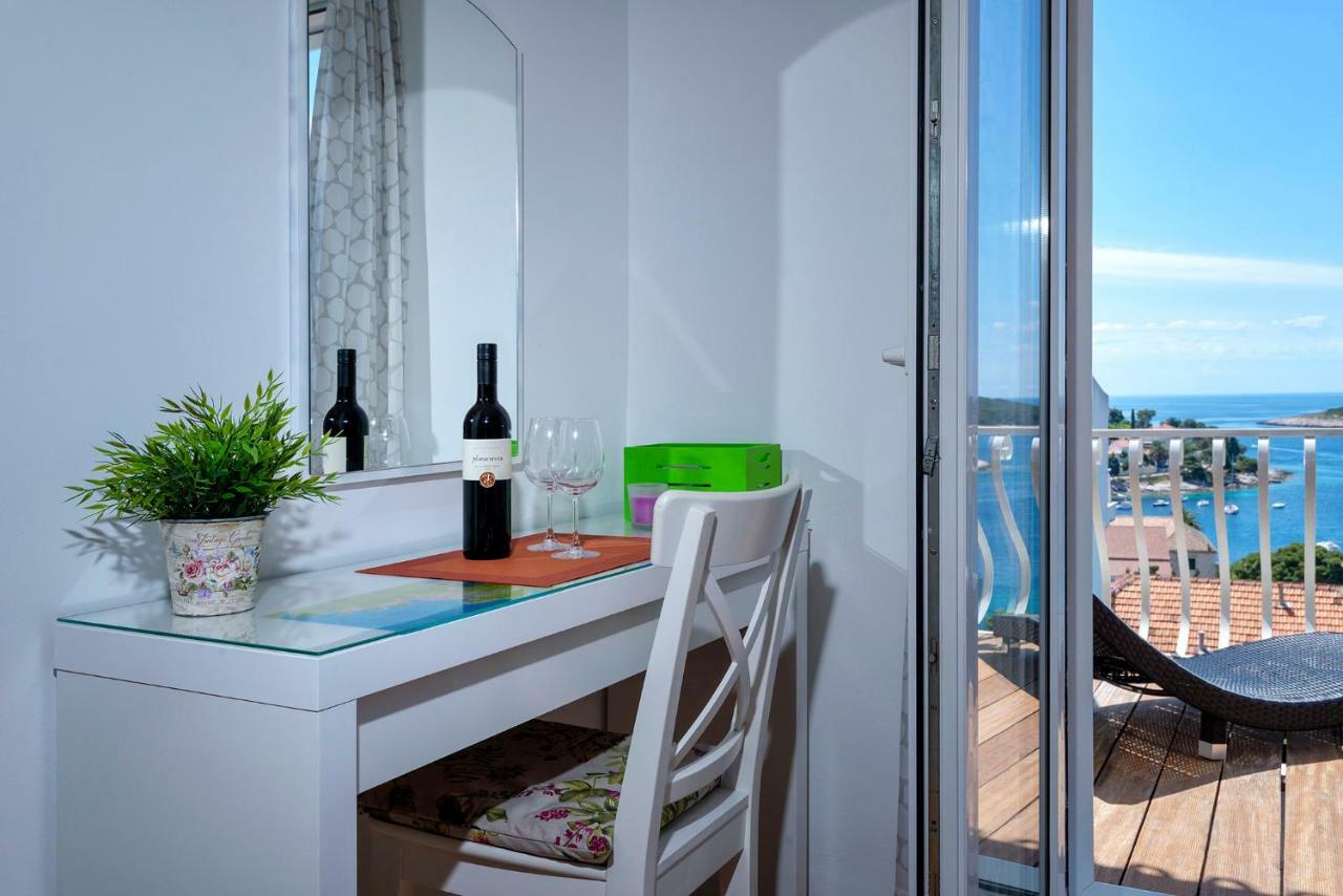 Rooms Carpe Diem Hvar ฮวาร์ ภายนอก รูปภาพ